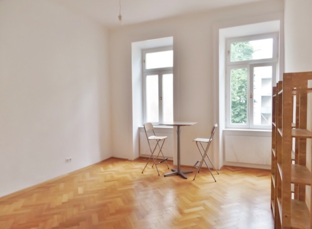 Elegante helle 2 Zimmer Wohnung in Hofruhelage in historischem Jugendstilaltbau - Neustiftgasse/Halbgasse - 1070 Wien  Elegante helle 2 Zimmer Wohnung in Hofruhelage in historischem Jugendstilaltbau - Neustiftgasse/Halbgasse - 1070 Wien